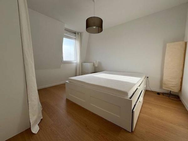 GRETZ ARMAINVILLIERS. TRANSPORTS, ÉCOLES ET COMMERCES.