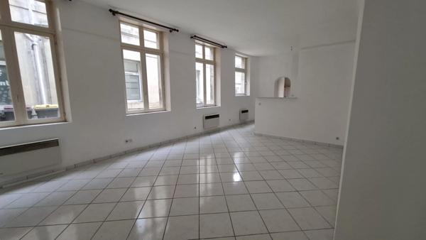 Appartement à Vendre 5 pièces SAINT QUENTIN, PLACE DE L'HOTEL DE VILLE (02100)