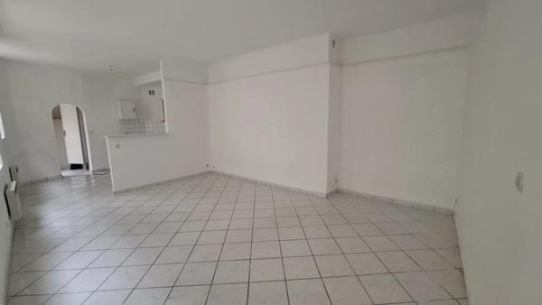 Appartement à Vendre 5 pièces SAINT QUENTIN, PLACE DE L'HOTEL DE VILLE (02100)