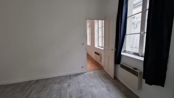Appartement à Vendre 5 pièces SAINT QUENTIN, PLACE DE L'HOTEL DE VILLE (02100)