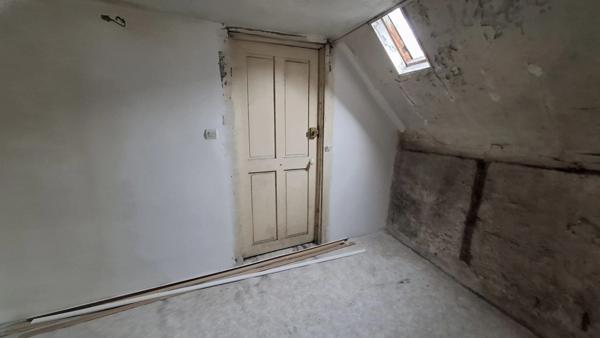 Appartement à Vendre 5 pièces SAINT QUENTIN, PLACE DE L'HOTEL DE VILLE (02100)