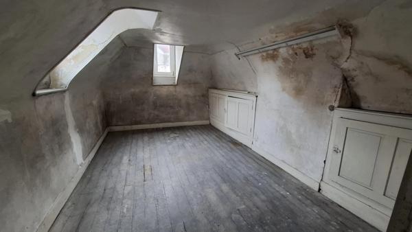 Appartement à Vendre 5 pièces SAINT QUENTIN, PLACE DE L'HOTEL DE VILLE (02100)