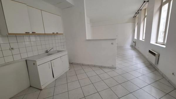 Appartement à Vendre 5 pièces SAINT QUENTIN, PLACE DE L'HOTEL DE VILLE (02100)