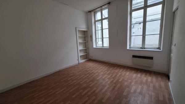 Appartement à Vendre 5 pièces SAINT QUENTIN, PLACE DE L'HOTEL DE VILLE (02100)