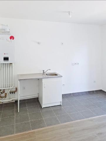 Appartement Rambouillet 2 pièce(s) 41 m2 balcon vue jardin proche gare avec parking