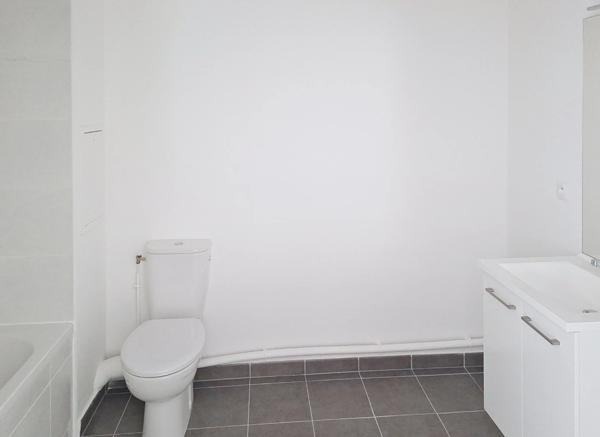 Appartement Rambouillet 2 pièce(s) 41 m2 balcon vue jardin proche gare avec parking