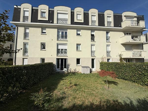 RAMBOUILLET - LES ÉVEUSES - 2 PIÈCES AVEC JARDIN PRIVATIF