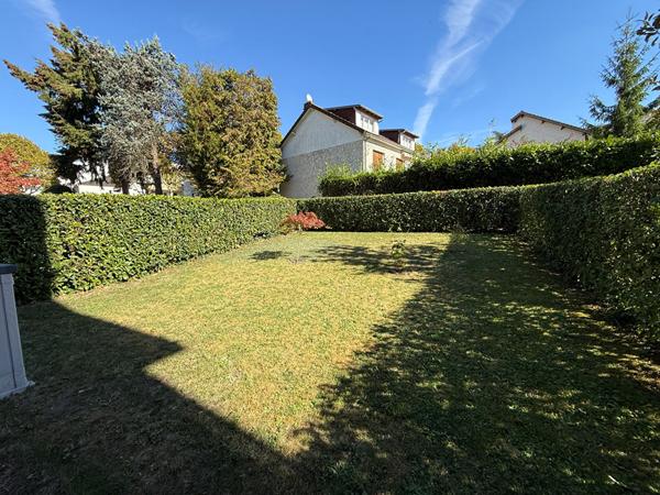 RAMBOUILLET - LES ÉVEUSES - 2 PIÈCES AVEC JARDIN PRIVATIF