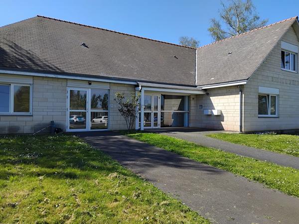 A LOUER LOCAL DE PLAIN PIED proche d'un pôle petite enfance, idéal profession médicale, paramédicale, bien être