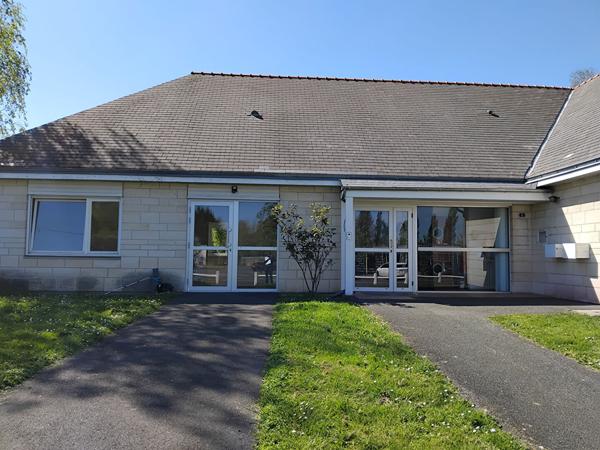 A LOUER LOCAL DE PLAIN PIED proche d'un pôle petite enfance, idéal profession médicale, paramédicale, bien être