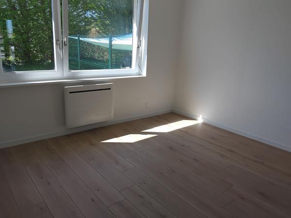 A LOUER LOCAL DE PLAIN PIED proche d'un pôle petite enfance, idéal profession médicale, paramédicale, bien être