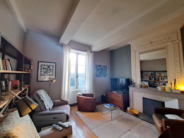 Maison de ville de charme avec jardin et vues