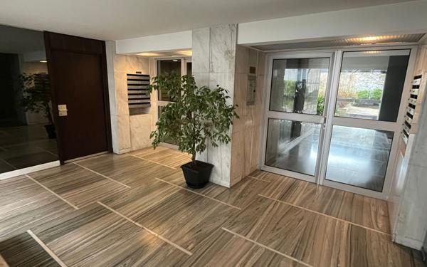 Appartement à louer    4 pièces • 109,67 m2 Vincennes