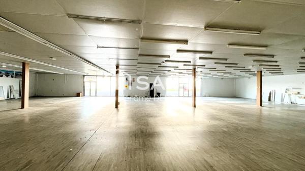 Local commercial à fort potentiel avec parking