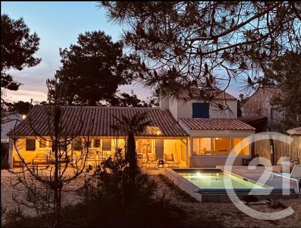 Maison à vendre  6 pièces - 102 m 2   LA TRANCHE SUR MER  - 85