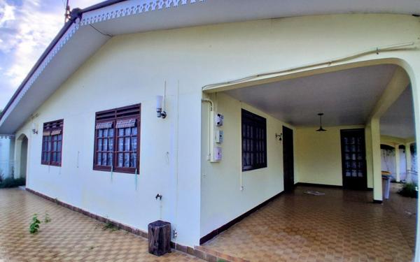 Maison à louer    4 pièces •  Remire-Montjoly