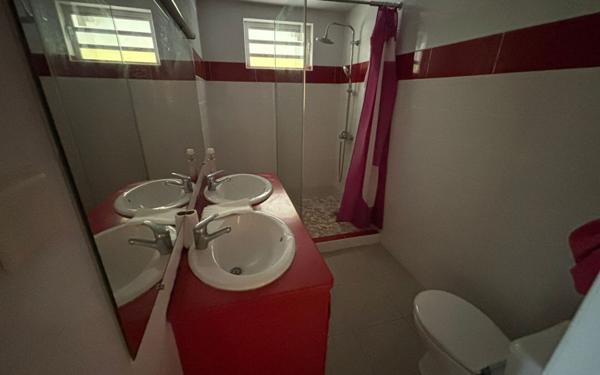 Maison à louer    4 pièces •  Remire-Montjoly