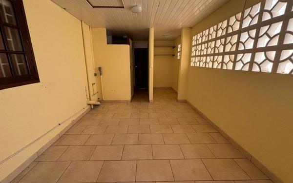 Maison à louer    4 pièces •  Remire-Montjoly