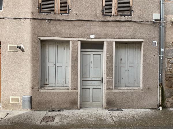 Local commercial Montbrison 62.1 m² - A deux pas de la place de l'Hôtel de Ville