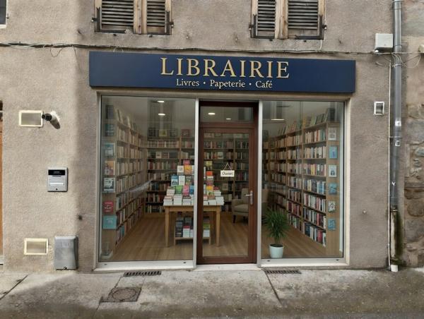 Local commercial Montbrison 62.1 m² - A deux pas de la place de l'Hôtel de Ville