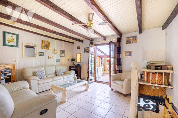 BRINDAS, maison familiale avec jardin.