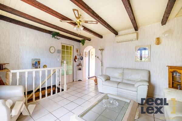 BRINDAS, maison familiale avec jardin.