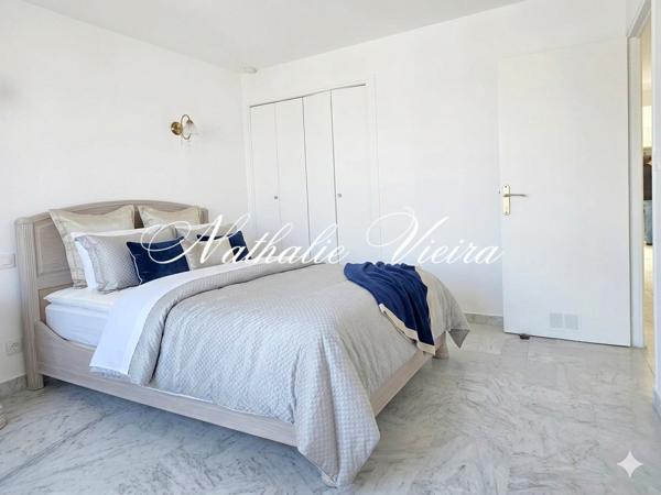T3 TRAVERSANT – DERNIER ETAGE – VUE MER