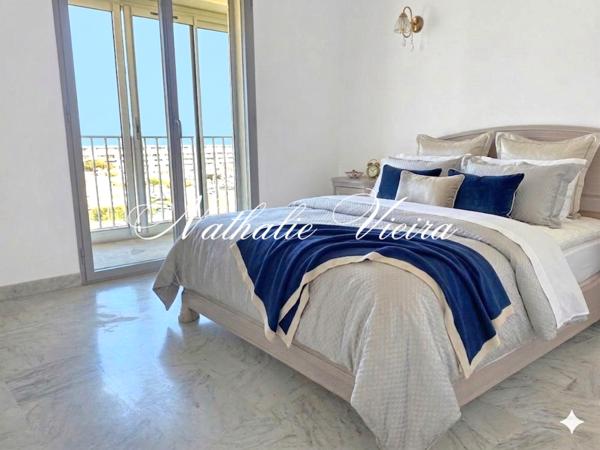T3 TRAVERSANT – DERNIER ETAGE – VUE MER