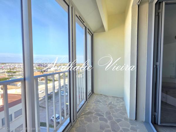 T3 TRAVERSANT – DERNIER ETAGE – VUE MER