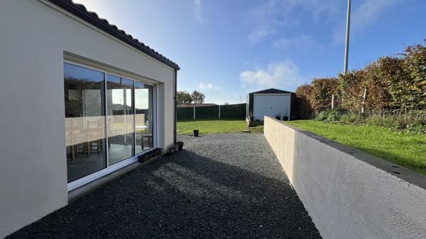 Saint-Maxire (79410) A 9 kms de NIORT, à SAINT-MAXIRE, PAVILLON DE PLAIN-PIED de 2023 avec 4 CHAMBRES et GARAGE DOUBLE sur TERRAIN