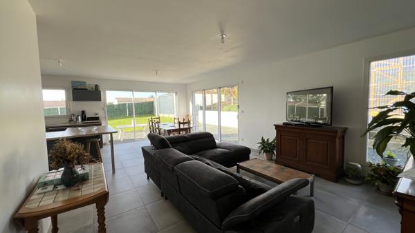 Saint-Maxire (79410) A 9 kms de NIORT, à SAINT-MAXIRE, PAVILLON DE PLAIN-PIED de 2023 avec 4 CHAMBRES et GARAGE DOUBLE sur TERRAIN