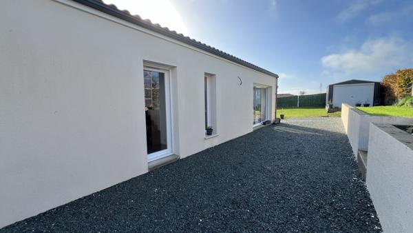 Saint-Maxire (79410) A 9 kms de NIORT, à SAINT-MAXIRE, PAVILLON DE PLAIN-PIED de 2023 avec 4 CHAMBRES et GARAGE DOUBLE sur TERRAIN