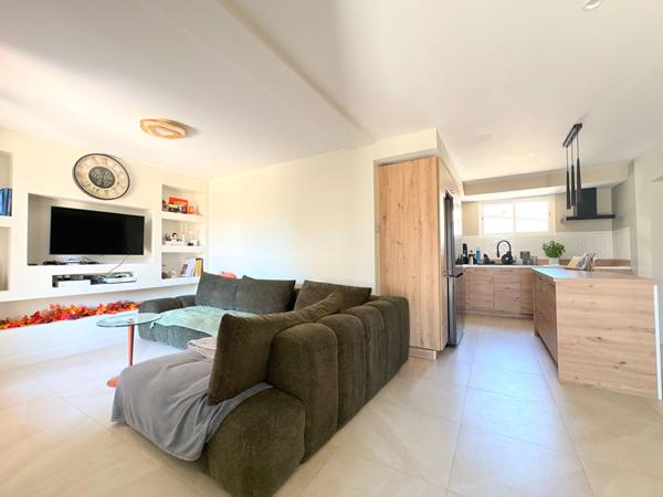 À VENDRE EN EXCLUSIVITE 13610 LE PUY SAINTE REPARADE MAISON PLAIN PIED TYPE 3 / 4 PIECES D'ENVIRON 88M² AVEC JARDIN