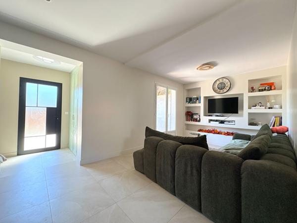 À VENDRE EN EXCLUSIVITE 13610 LE PUY SAINTE REPARADE MAISON PLAIN PIED TYPE 3 / 4 PIECES D'ENVIRON 88M² AVEC JARDIN