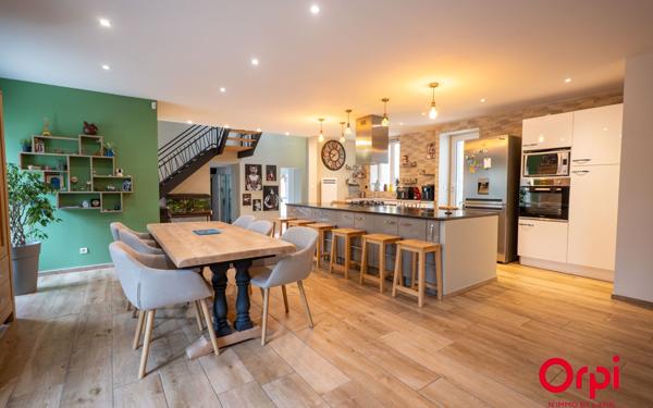 Maison à vendre    6 pièces •  Crépy