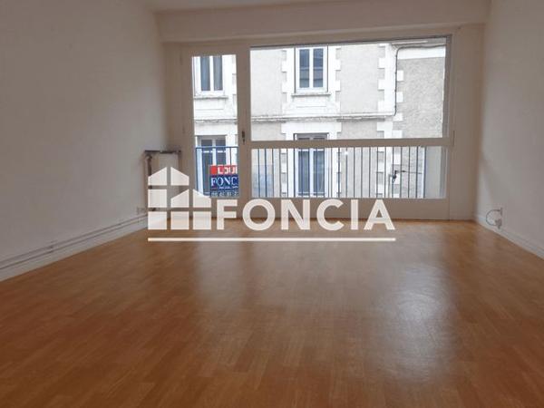 Location Appartement 4 pièces 81.2 m² - 28 RUE ARSENE ORILLARD Poitiers 86000