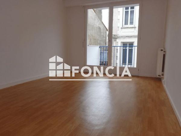 Location Appartement 4 pièces 81.2 m² - 28 RUE ARSENE ORILLARD Poitiers 86000