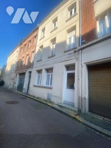 Centre-ville de Saint-quentin - 4 ch - 2 s de bains - jardinet