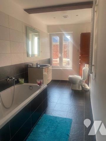 Centre-ville de Saint-quentin - 4 ch - 2 s de bains - jardinet