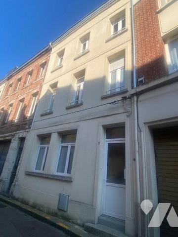 Centre-ville de Saint-quentin - 4 ch - 2 s de bains - jardinet