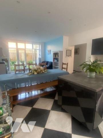 Centre-ville de Saint-quentin - 4 ch - 2 s de bains - jardinet