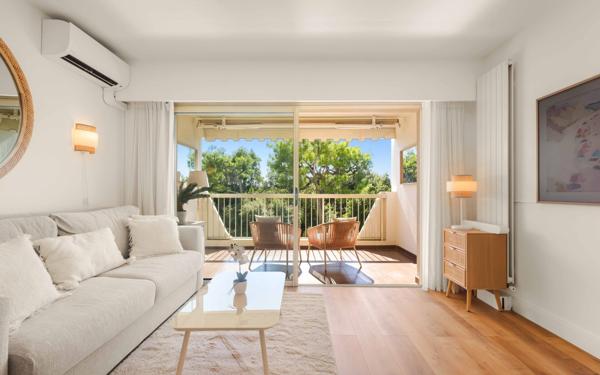 Appartement à louer    1 pièce •  Le Cannet