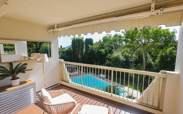 Appartement à louer    1 pièce •  Le Cannet