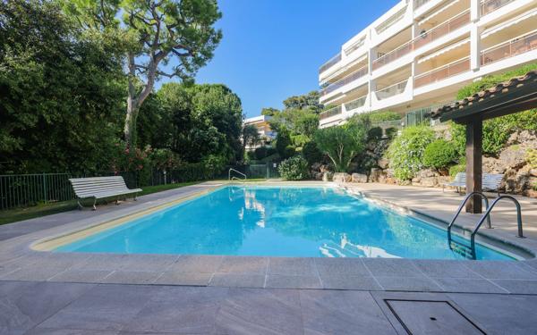 Appartement à louer    1 pièce •  Le Cannet