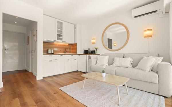 Appartement à louer    1 pièce •  Le Cannet