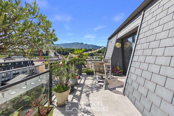 Attique d’exception avec terrasse panoramique et garage double