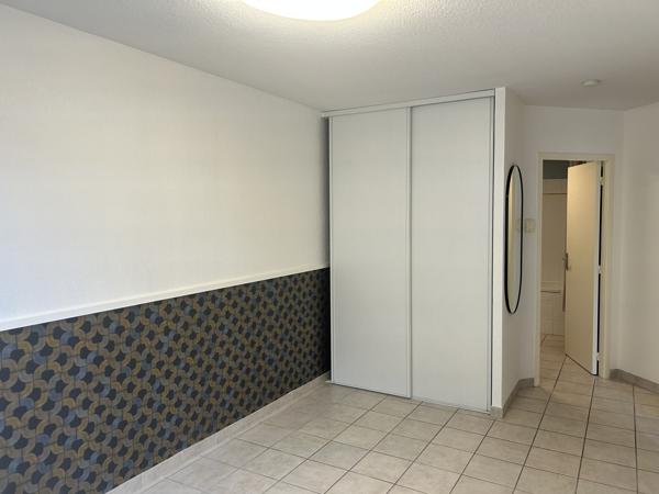 CARCASSONNE - PALAIS - T2 52 M² - PARKING