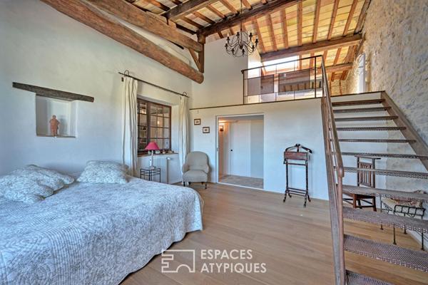 L’Âme d’un Prieuré : Propriété avec piscine et vue