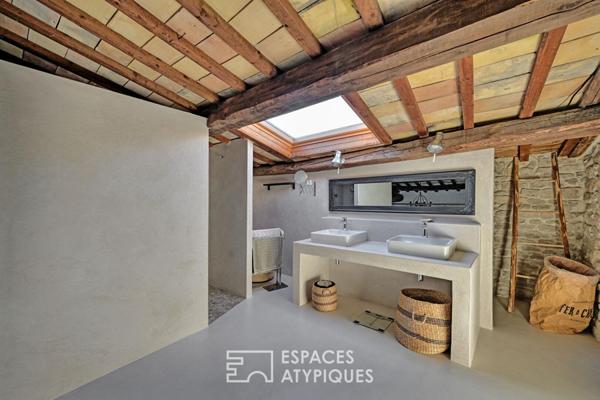 L’Âme d’un Prieuré : Propriété avec piscine et vue