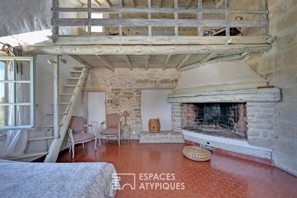 L’Âme d’un Prieuré : Propriété avec piscine et vue